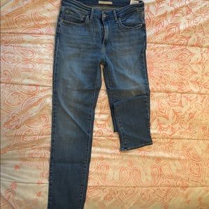 Levi’s 712 Slim Jeans